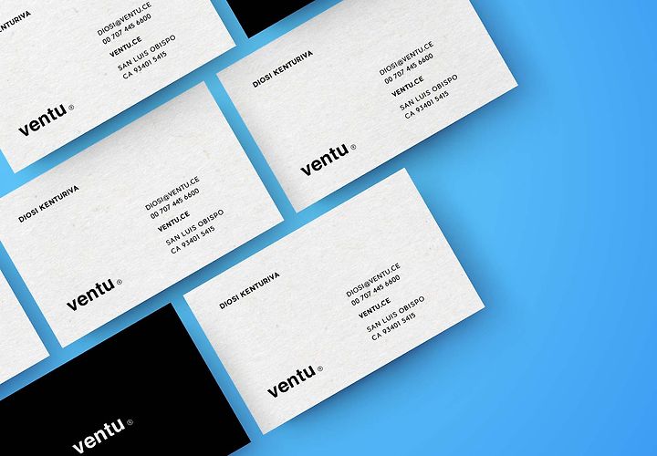 Diagonal Business Cards Mockup 1