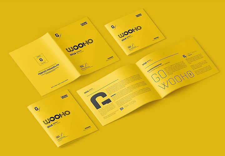 Free Magazine Brochure Mockup Psd 1