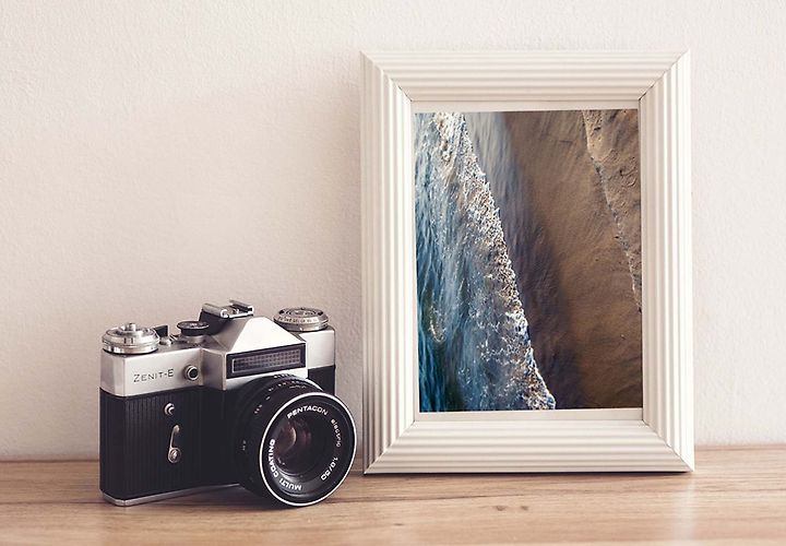 Free Photo In Frame Mockup Psd 1